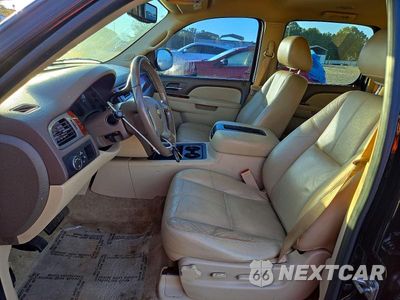 Zdjęcie 7 z 13 samochodu: 2014 CHEVROLET SUBURBAN C1500 LT VIN:1GNSCJE08ER137700 - miniatura