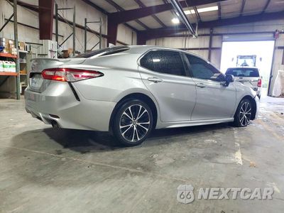 Trzecie zdjęcie samochodu z tyłu: 2020 TOYOTA CAMRY SE VIN:4T1G11AK9LU912782 - miniatura