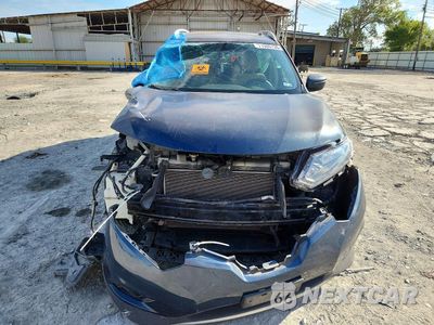 Piąte zdjęcie samochodu w środku: 2016 NISSAN ROGUE SV VIN:KNMAT2MT5GP599460 - miniatura
