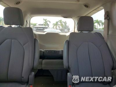 Zdjęcie 10 z 13 samochodu: 2017 CHRYSLER PACIFICA TOURING VIN:2C4RC1DG1HR571915 - miniatura