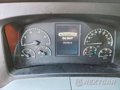 Zdjęcie 9 z 13 samochodu: 2020 FREIGHTLINER CASCADIA 126 SEMI TRUCK VIN:3AKJHHDR2LSKB5041 - miniatura