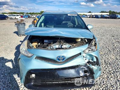 Piąte zdjęcie samochodu w środku: 2015 TOYOTA PRIUS V TWO VIN:JTDZN3EU9FJ022569 - miniatura