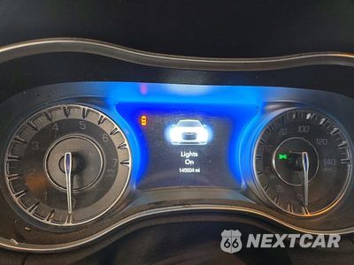 Zdjęcie 9 z 12 samochodu: 2019 CHRYSLER 300 TOURING VIN:2C3CCAAG6KH604998 - miniatura