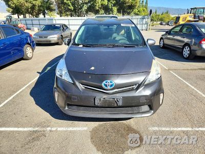 Piąte zdjęcie samochodu w środku: 2014 TOYOTA PRIUS V THREE VIN:JTDZN3EU8EJ009276 - miniatura