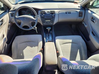 Zdjęcie 8 z 12 samochodu: 2002 HONDA ACCORD VALUE VIN:1HGCF86692A077115 - miniatura