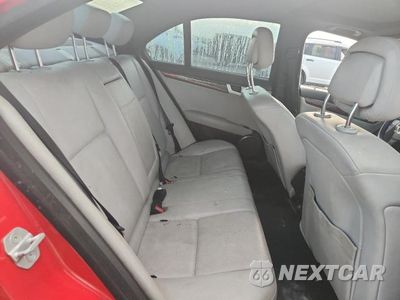 Zdjęcie 10 z 12 samochodu: 2011 MERCEDES-BENZ C 350 VIN:WDDGF5GB4BR172473 - miniatura