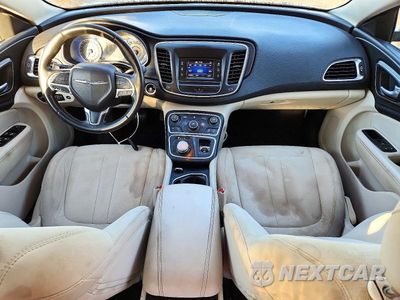 Zdjęcie 8 z 12 samochodu: 2015 CHRYSLER 200 LIMITED VIN:1C3CCCABXFN692628 - miniatura