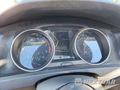 Zdjęcie 9 z 13 samochodu: 2015 VOLKSWAGEN GTI VIN:3VW5T7AU4FM015918 - miniatura