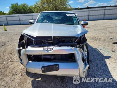 Piąte zdjęcie samochodu w środku: 2015 TOYOTA 4RUNNER SR5 VIN:JTEZU5JR6F5108619 - miniatura