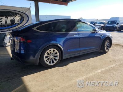 Trzecie zdjęcie samochodu z tyłu: 2018 TESLA MODEL X VIN:5YJXCBE27JF126614 - miniatura
