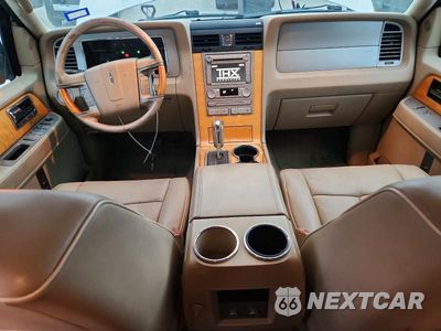 Zdjęcie 8 z 13 samochodu: 2007 LINCOLN NAVIGATOR L VIN:5LMFL27507LJ11390 - miniatura