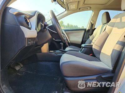 Zdjęcie 7 z 13 samochodu: 2015 TOYOTA RAV4 XLE VIN:2T3WFREV1FW185911 - miniatura