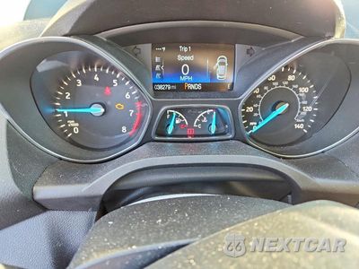Zdjęcie 9 z 14 samochodu: 2019 FORD ESCAPE SE VIN:1FMCU9GD6KUA25829 - miniatura
