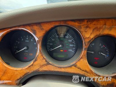 Zdjęcie 9 z 12 samochodu: 2001 JAGUAR XK8 VIN:SAJDA42C41NA11895 - miniatura
