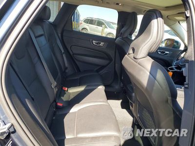 Zdjęcie 10 z 12 samochodu: 2021 VOLVO XC60 T6 MOMENTUM VIN:YV4A22RK1M1685184 - miniatura