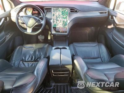 Zdjęcie 8 z 13 samochodu: 2016 TESLA MODEL X VIN:5YJXCBE20GF015119 - miniatura