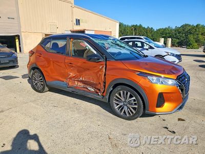 Czwarte zdjęcie samochodu z boku: 2023 NISSAN KICKS SV VIN:3N1CP5CV8PL562662 - miniatura