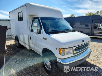 Czwarte zdjęcie samochodu z boku: 2000 FORD ECONOLINE E350 SUPER DUTY CUTAWAY VAN VIN:1FDSE35L1YHB88163 - miniatura