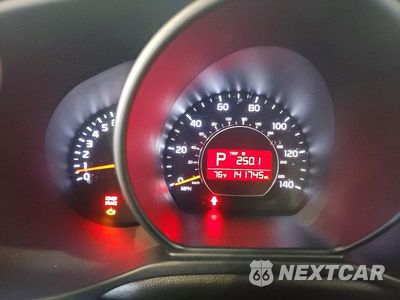 Zdjęcie 9 z 13 samochodu: 2016 KIA SOUL BASE VIN:KNDJN2A23G7851213 - miniatura