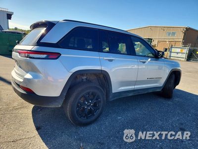 Trzecie zdjęcie samochodu z tyłu: 2025 JEEP GRAND CHEROKEE LAREDO VIN:1C4RJHAG5SC325100 - miniatura