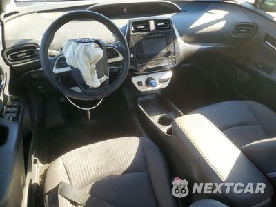 Zdjęcie 8 z 12 samochodu: 2016 TOYOTA PRIUS TWO VIN:JTDKBRFUXG3517445 - miniatura