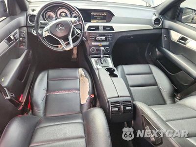 Zdjęcie 8 z 13 samochodu: 2014 MERCEDES-BENZ C 300 4MATIC VIN:WDDGF8AB1EG229724 - miniatura