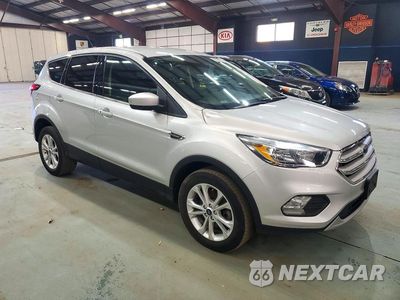 Czwarte zdjęcie samochodu z boku: 2019 FORD ESCAPE SE VIN:1FMCU9GD3KUA93408 - miniatura