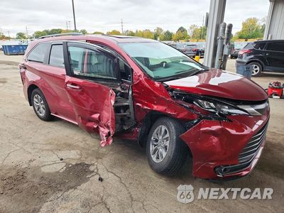 Czwarte zdjęcie samochodu z boku: 2025 TOYOTA SIENNA XLE 7-PASSENGER VIN:5TDJSKFC7SS226614 - miniatura