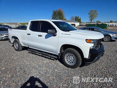 Czwarte zdjęcie samochodu z boku: 2019 CHEVROLET SILVERADO K1500 VIN:1GCRYAEH7KZ254114 - miniatura