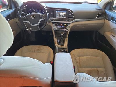 Zdjęcie 8 z 12 samochodu: 2017 HYUNDAI ELANTRA VALUE EDITION VIN:5NPD84LF3HH151706 - miniatura