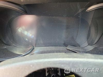Zdjęcie 9 z 13 samochodu: 2016 KIA K900 LUXURY V8 VIN:KNALW4D42G6032386 - miniatura