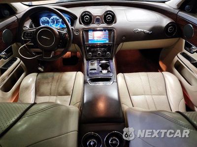 Zdjęcie 8 z 13 samochodu: 2011 JAGUAR XJL VIN:SAJWA2GB4BLV06749 - miniatura