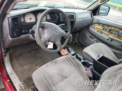 Zdjęcie 8 z 12 samochodu: 2002 TOYOTA TACOMA V6 VIN:5TEWN72N92Z038472 - miniatura