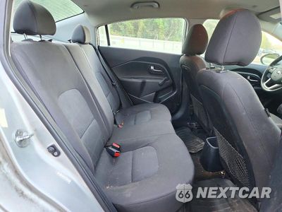 Zdjęcie 10 z 12 samochodu: 2016 KIA RIO LX VIN:KNADM4A30G6597418 - miniatura