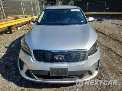 Piąte zdjęcie samochodu w środku: 2019 KIA SORENTO LX V6 VIN:5XYPGDA54KG486787 - miniatura