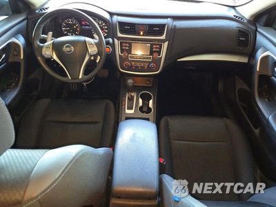 Zdjęcie 8 z 12 samochodu: 2017 NISSAN ALTIMA 2.5 SR VIN:1N4AL3AP4HN313405 - miniatura