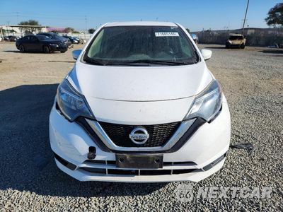 Piąte zdjęcie samochodu w środku: 2017 NISSAN VERSA NOTE SV VIN:3N1CE2CP6HL358501 - miniatura