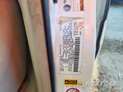 Zdjęcie 12 z 12 samochodu: 2005 LEXUS LX 470 VIN:JTJHT00W753550197 - miniatura