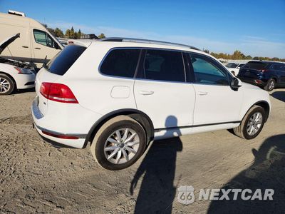 Trzecie zdjęcie samochodu z tyłu: 2016 VOLKSWAGEN TOUAREG SPORT VIN:WVGEF9BP4GD002397 - miniatura