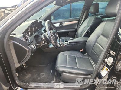 Zdjęcie 7 z 12 samochodu: 2013 MERCEDES-BENZ C 250 VIN:WDDGF4HB6DA850344 - miniatura