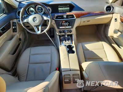 Zdjęcie 8 z 12 samochodu: 2014 MERCEDES-BENZ C 300 4MATIC VIN:WDDGF8AB0EG221923 - miniatura