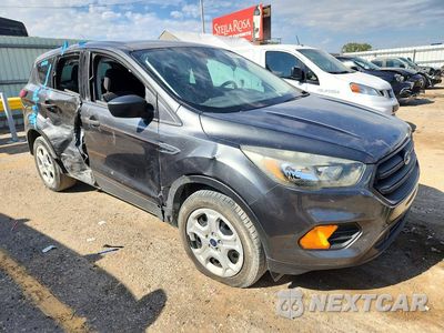 Czwarte zdjęcie samochodu z boku: 2019 FORD ESCAPE S VIN:1FMCU0F78KUB79546 - miniatura