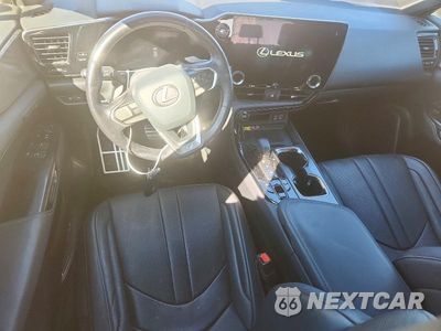 Zdjęcie 8 z 14 samochodu: 2023 LEXUS NX 450H VIN:JTJKKCFZ2P2013659 - miniatura