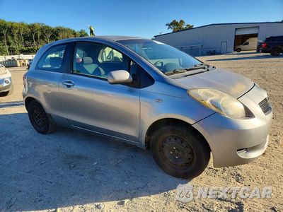 Czwarte zdjęcie samochodu z boku: 2007 TOYOTA YARIS BASE VIN:JTDJT923375063369 - miniatura