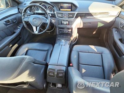 Zdjęcie 8 z 12 samochodu: 2012 MERCEDES-BENZ E 350 BLUETEC VIN:WDDHF2EB5CA643262 - miniatura