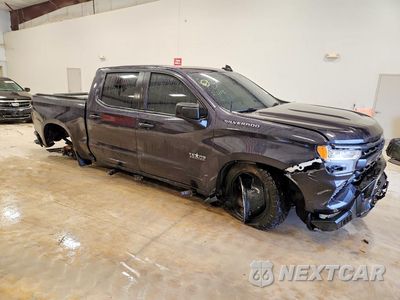 Czwarte zdjęcie samochodu z boku: 2023 CHEVROLET SILVERADO C1500 LT VIN:2GCPACED9P1111119 - miniatura