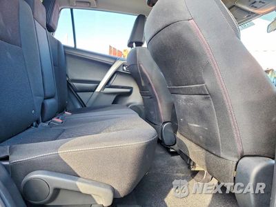 Zdjęcie 11 z 14 samochodu: 2018 TOYOTA RAV4 XLE VIN:JTMWFREV0JJ204407 - miniatura