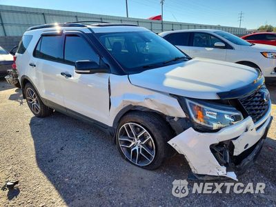 Czwarte zdjęcie samochodu z boku: 2019 FORD EXPLORER SPORT VIN:1FM5K8GT2KGA51858 - miniatura