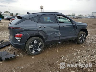Trzecie zdjęcie samochodu z tyłu: 2025 HYUNDAI KONA SEL VIN:KM8HBCAB2SU321172 - miniatura
