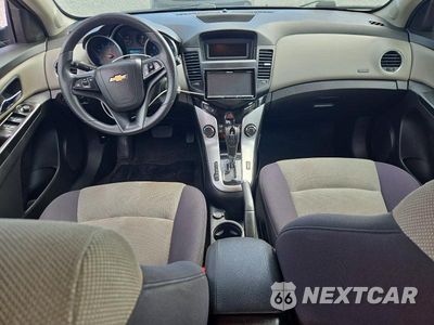 Zdjęcie 8 z 12 samochodu: 2014 CHEVROLET CRUZE LS VIN:1G1PA5SH2E7114777 - miniatura